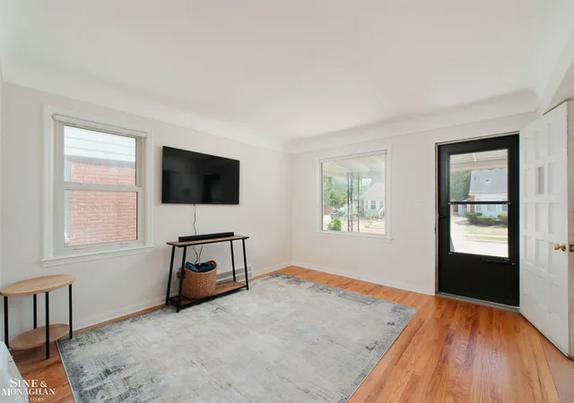 Photo 4 of Single family home for sale at 21149 Sunnydale St, Saint Clair Shores, MI 48081 | MLS# 50219628 | Listing updated on 2026-08-24