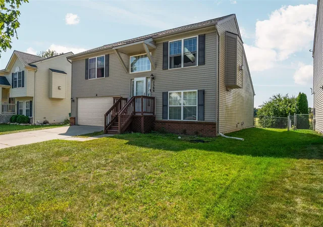Photo 3 of Single family home for sale at 7366 Maplelawn Dr, Ypsilanti, MI 48197 | MLS# 70534102 | Listing updated on 2026-06-05