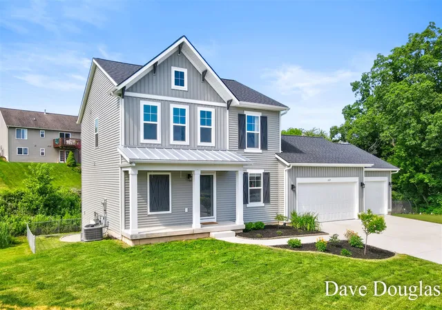 Homes for sale in Rockford, MI | 237 Young Ct, Rockford, MI 49341 | MLS# 70544016
