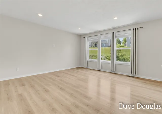 5th image of 237 Young Ct, Rockford, MI 49341 | MLS# 70544016