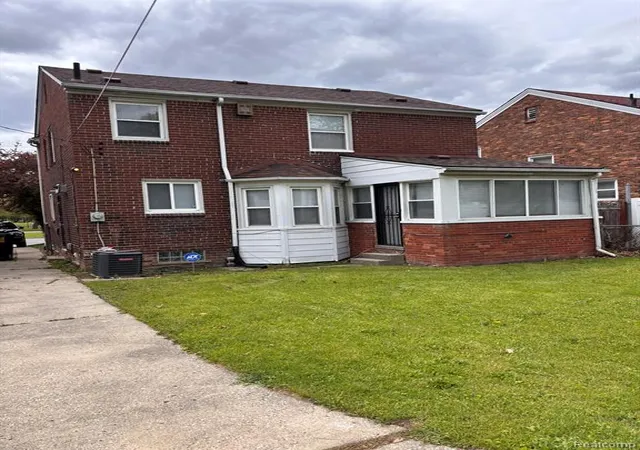 2nd image of 5797 E Outer Dr, Detroit, MI 48234 | MLS# 60990282