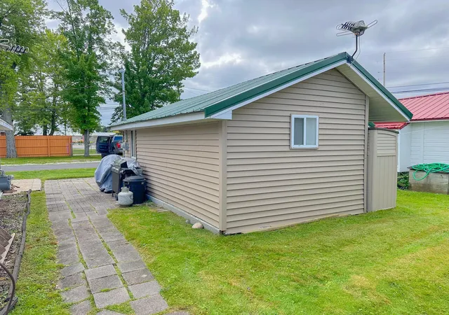 Photo 4 of Condo for sale at 6482 W Houghton Lake Dr, Houghton Lake, MI 48629 | MLS# 80068060 | Listing updated on 2026-05-13