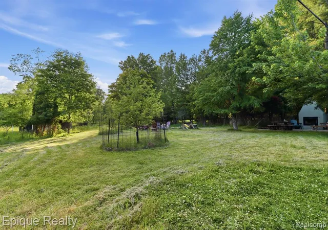 Photo 37 of Single family home for sale at 21085 Metroview Rd, Farmington, MI 48335 4842 | MLS# 61002564 | Listing updated on 2026-08-26
