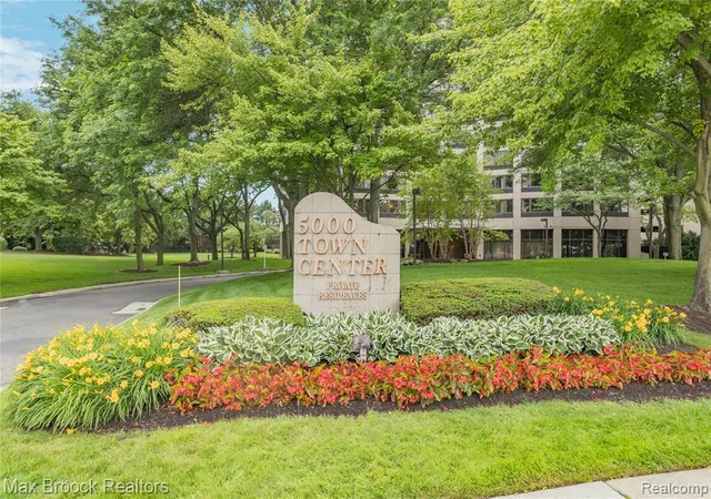 Photo 2 of Condo for sale at 5000 Town Ctr #2605, Southfield, MI 48075 1113 | MLS# 61025615 | Listing updated on 2026-08-29
