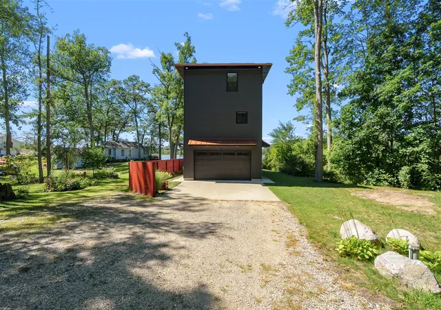 Photo 3 of Single family home for sale at 6840 Flower Dr, Delton, MI 49046 | MLS# 70554479 | Listing updated on 2026-08-30