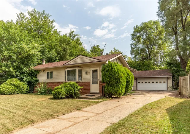 Photo 1 of Single family home for sale at 1401 Glengrove Ave, Ypsilanti, MI 48198 | MLS# 70554110 | Listing updated on 2026-08-25