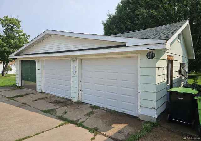 4th image of 912 Erie Ave, Crystal Falls, MI 49920 | MLS# 50210422