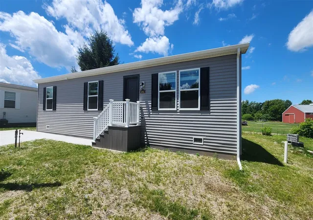 2nd image of 4662 Circle Inn Dr #17, Shelbyville, MI 49344 | MLS# 70543047