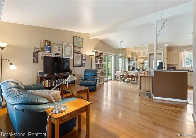 Homes for sale in Oak Park, MI | 24210 Beverly St, Oak Park, MI 48237 | MLS# 61004687