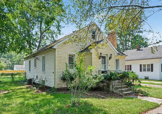 Photo 3 of Sale Pending at 417 S Cass St, Berrien Springs, MI 49103 | MLS# 70548763 | Listing updated on 2026-08-10