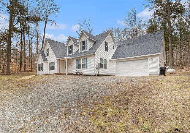 Photo 3 of Single family home for sale at 10412 W Woodrow Rd, Shelby, MI 49455 | MLS# 70538532 | Listing updated on 2026-08-06