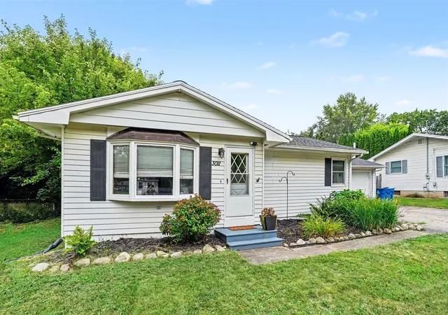 3rd image of 3011 Barney Rd, Kalamazoo, MI 49004 | MLS# 70551010