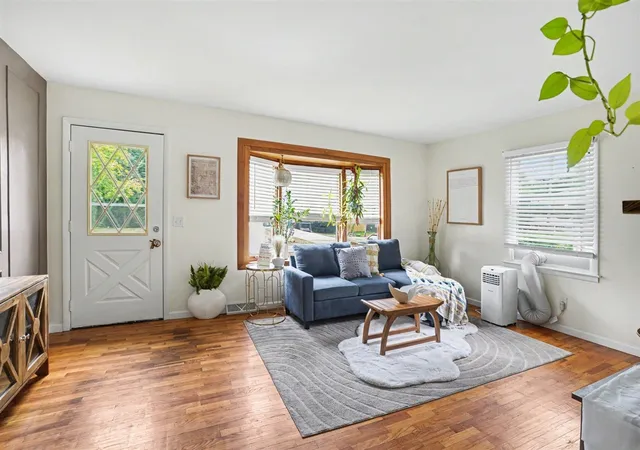 4th image of 3011 Barney Rd, Kalamazoo, MI 49004 | MLS# 70551010