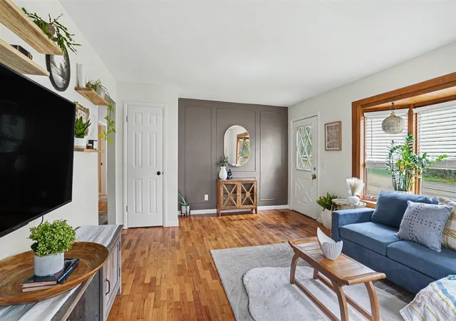 5th image of 3011 Barney Rd, Kalamazoo, MI 49004 | MLS# 70551010