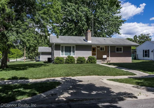 Homes for sale in Marysville, MI | 905 Virginia Ave, Marysville, MI 48040 1534 | MLS# 61002712