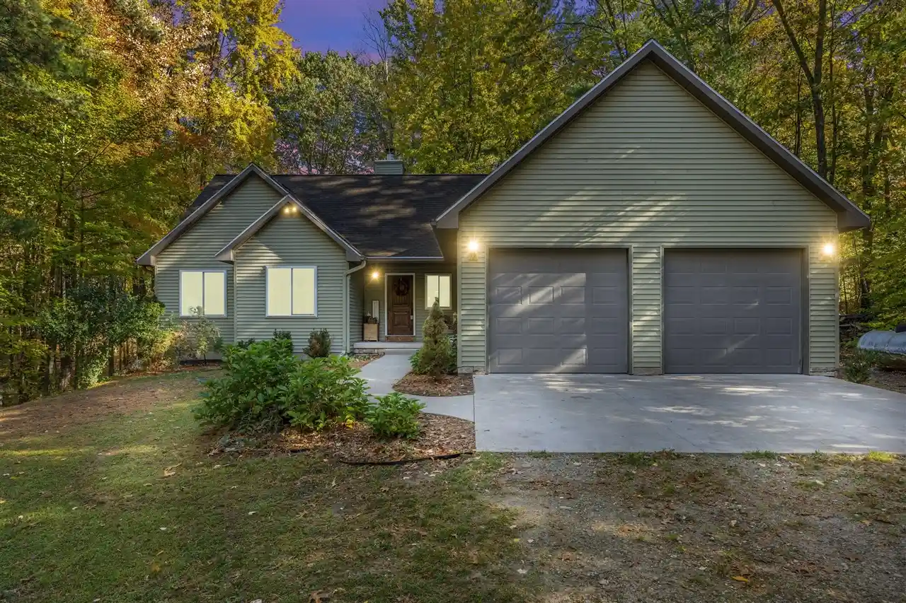Photo 1 of Single family home for sale at 10154 Connelley Ave, Greenville, MI 48838 | MLS# 70565487 | Listing updated on 2026-10-28