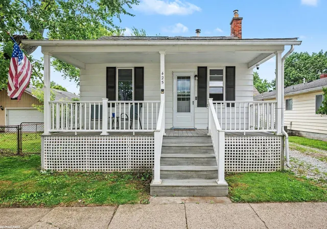 Homes for sale in Marine City, MI | 425 E St Clair St, Marine City, MI 48039 | MLS# 50212137
