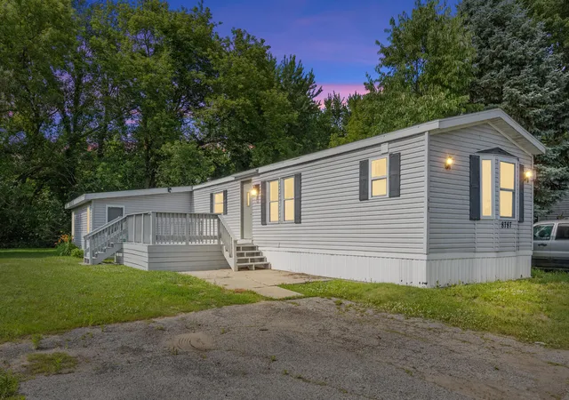 Homes for sale in Sparta, MI | 8787 Country View Dr, Sparta, MI 49345 | MLS# 70543471