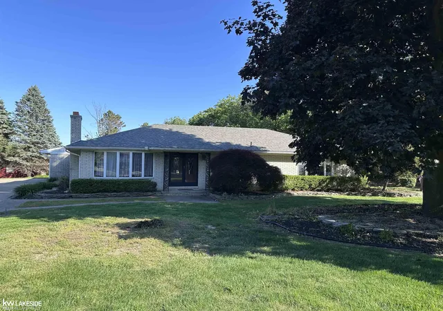 Homes for sale in Clinton Township, MI | 38666 Moravian Dr, Clinton Township, MI 48036 | MLS# 50210142