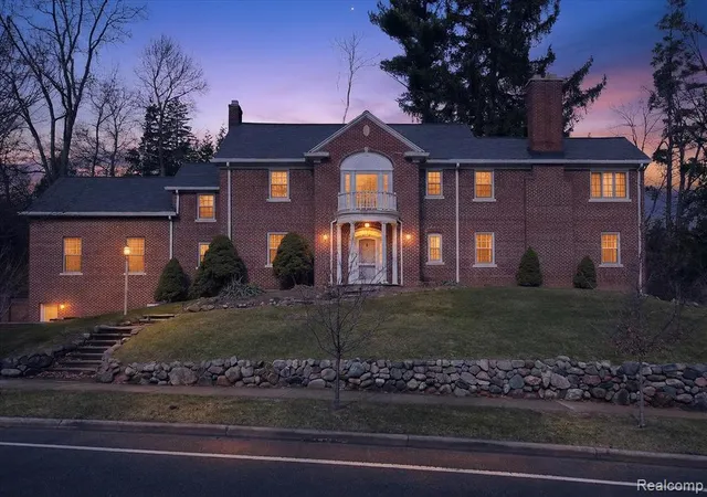 Photo 2 of Mansion for sale at 2307 Hill St, Ann Arbor, MI 48104 2651 | MLS# 60975087 | Listing updated on 2026-09-12