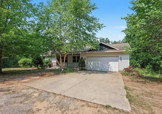 Photo 3 of Single family home for sale at 3748 S Sweet Lake Dr, Twin Lake, MI 49457 | MLS# 70548934 | Listing updated on 2026-08-27