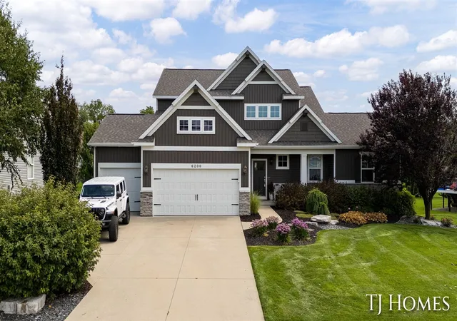 Photo 1 of Single family home for sale at 6200 Kuiper Dr, Grandville, MI 49418 | MLS# 70553987 | Listing updated on 2026-09-11