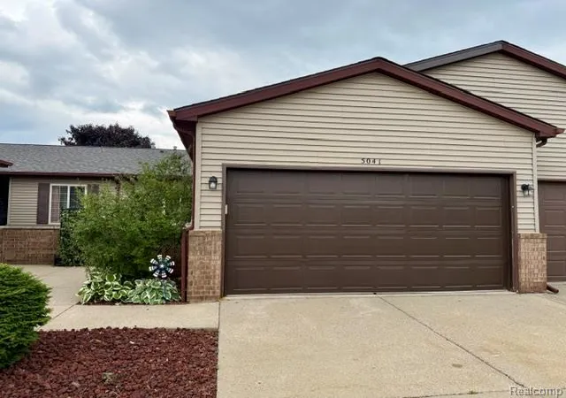Photo 2 of Condo for sale at 5041 Sandalwood Dr, Grand Blanc, MI 48439 4261 | MLS# 61025013 | Listing updated on 2026-08-28