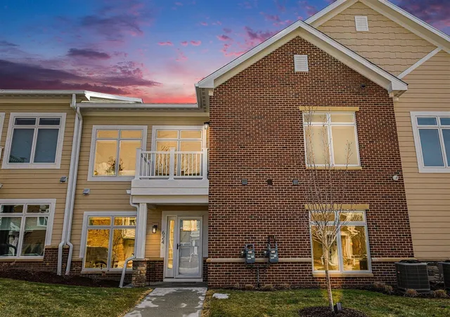 Listing Photo 2 - Condo for sale in building located at 624 Boardwalk Ln, Dexter, MI 48130 - Unit #