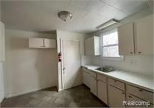 Photo 4 of Single family home for sale at 8074 Plainview Ave, Detroit, MI 48228 2932 | MLS# 61001928 | Listing updated on 2026-10-19