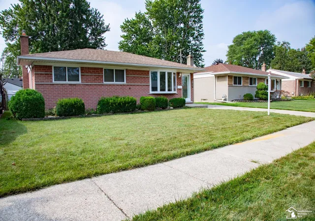 Photo 3 of Sale Pending at 2077 Pagel Ave, Lincoln Park, MI 48146 | MLS# 50219620 | Listing updated on 2026-09-03