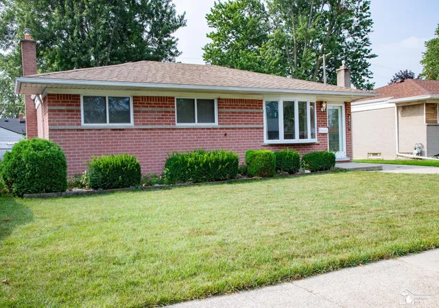 Photo 3 of Sale Pending at 2077 Pagel Ave, Lincoln Park, MI 48146 | MLS# 50219620 | Listing updated on 2026-09-03