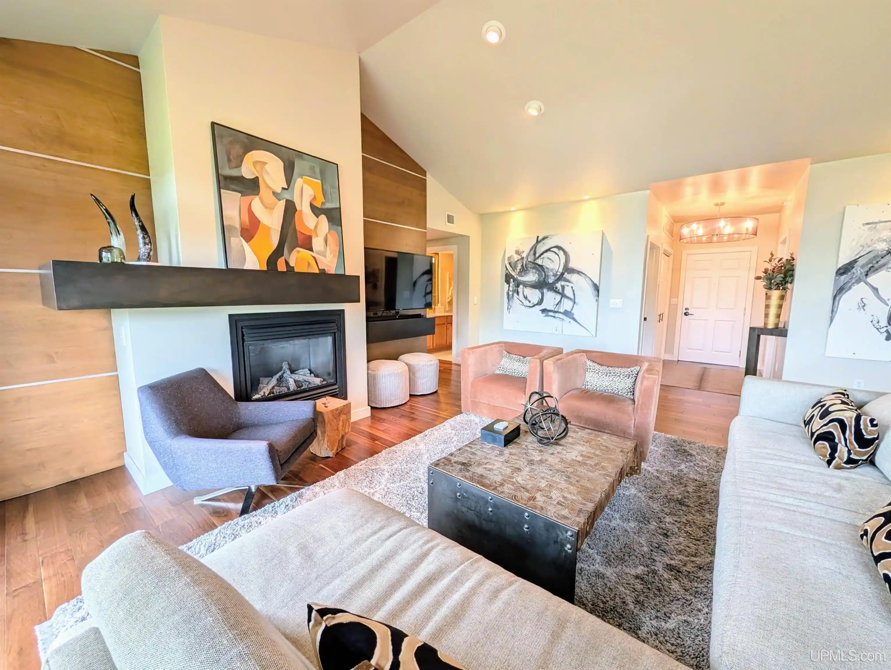 Listing Photo 2 - Condo for sale in 1279 Lakeshore Park Pl located at 1279 Lakeshore Park Pl, Marquette, MI 49855 - Unit 1279 Lakeshore Park Pl