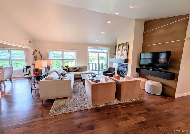 Photo 3 of Condo for sale at 1279 Lakeshore Park Pl, Marquette, MI 49855 | MLS# 50218746 | Listing updated on 2026-08-18