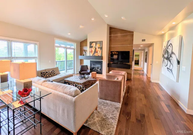 Photo 4 of Condo for sale at 1279 Lakeshore Park Pl, Marquette, MI 49855 | MLS# 50218746 | Listing updated on 2026-08-18