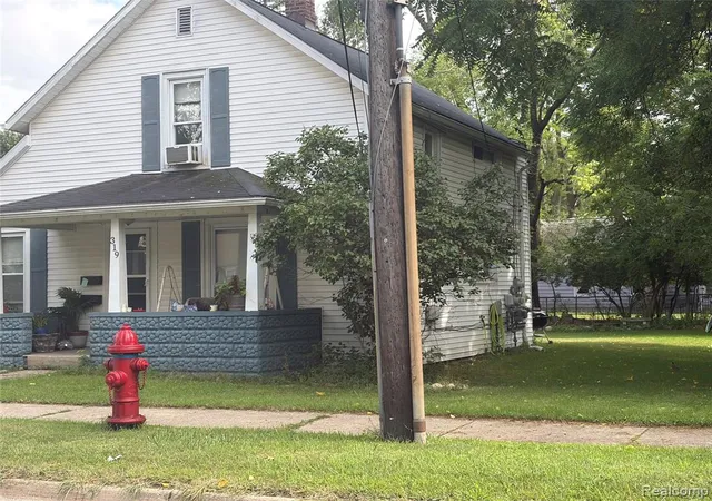 1st image of 319 1st St, Rochester, MI 48307 | MLS# 61021814