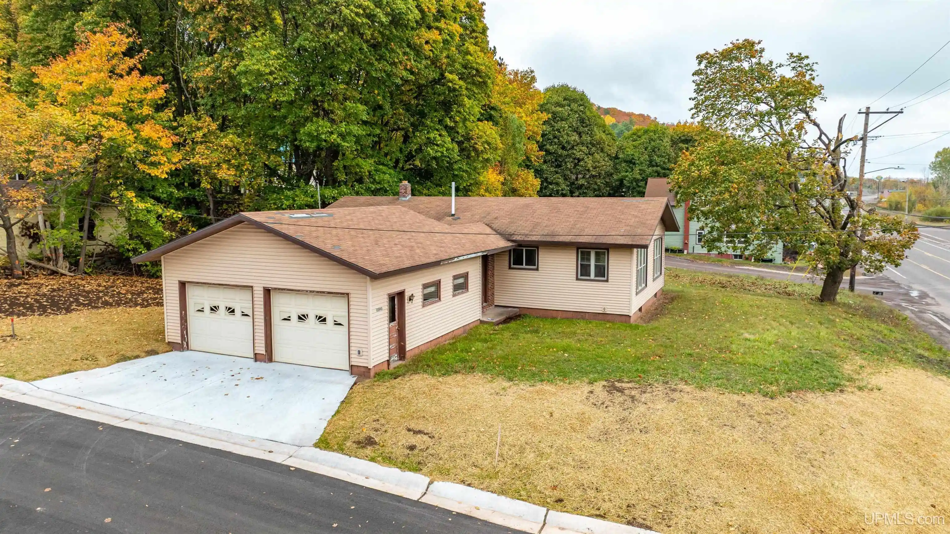 Single family home for sale at 20840 Royce Rd, Hancock, MI 49930 | MLS# 50225461