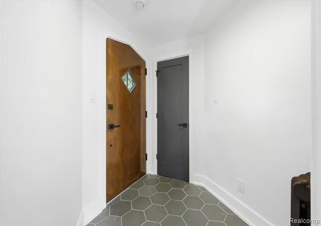 Photo 4 of Single family home for sale at 18084 Birchcrest Dr, Detroit, MI 48221 2737 | MLS# 61010438 | Listing updated on 2026-10-22