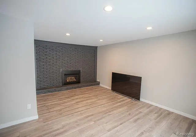 Photo 3 of Single family home for sale at 20401 Luna St, Clinton Township, MI 48035 | MLS# 60968182 | Listing updated on 2026-08-02