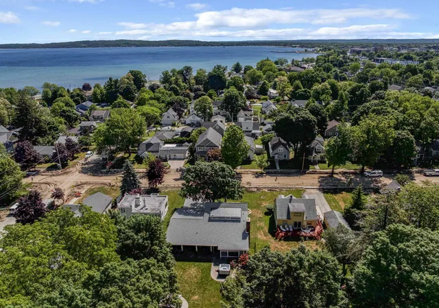 2nd image of 529 Monroe St, Traverse City, MI 49684 | MLS# 80070137