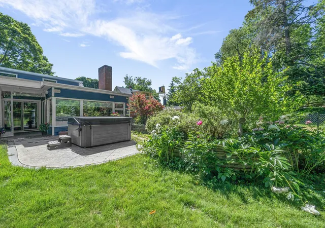 64th image of 529 Monroe St, Traverse City, MI 49684 | MLS# 80070137