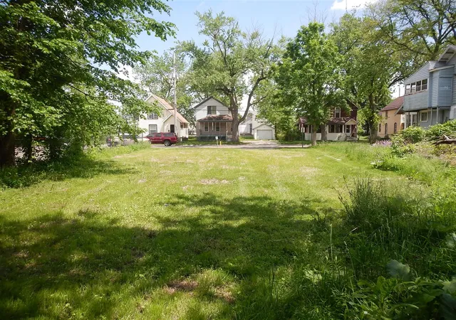 2nd image of 1423 N Edwards St, Kalamazoo, MI 49007 | MLS# 70543524