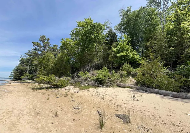 Homes for sale in Kewadin, MI | 1321 Bayview Dr, Kewadin, MI 49648 | MLS# 80062533