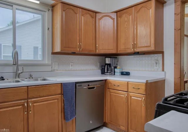 4th image of 948 N Park St, Owosso, MI 48867 | MLS# 50219301