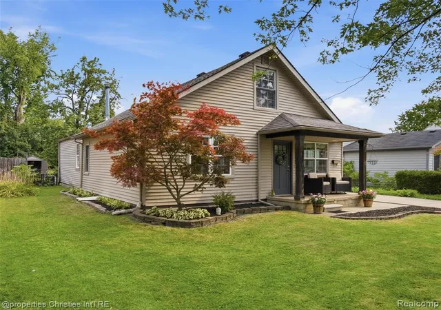 Photo 2 of Sale Pending at 1642 Harvard Rd, Berkley, MI 48072 | MLS# 61015533 | Listing updated on 2026-08-06