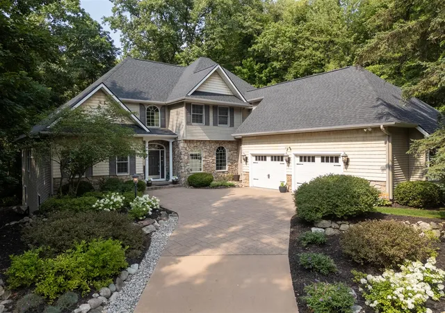 Photo 3 of Sale Pending at 2980 Kellison Dr, Kalamazoo, MI 49009 | MLS# 70548956 | Listing updated on 2026-09-13