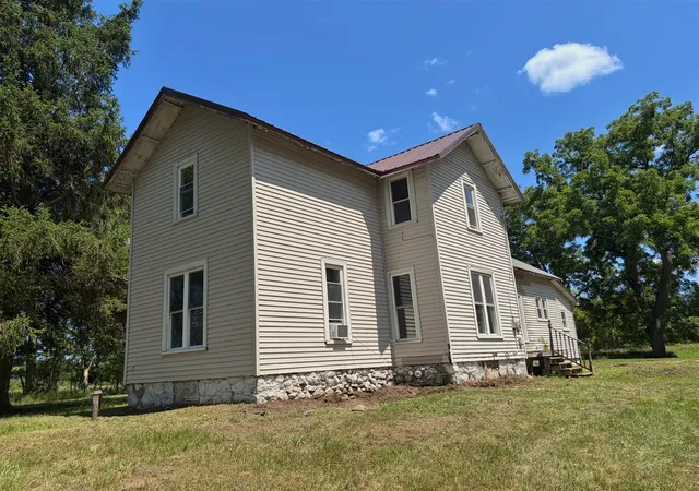 Photo 1 of Single family home for sale at 6331 Steamburg Rd, Hillsdale, MI 49242 | MLS# 70552444 | Listing updated on 2026-09-23