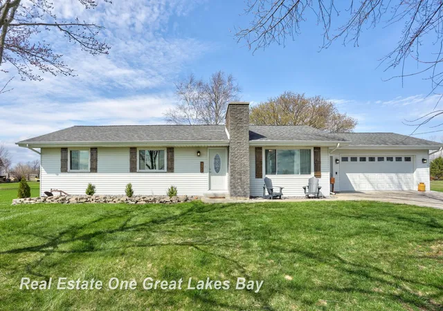 Photo 2 of Sale Pending at 7130 Pierce Rd, Freeland, MI 48623 | MLS# 50220109 | Listing updated on 2026-09-25