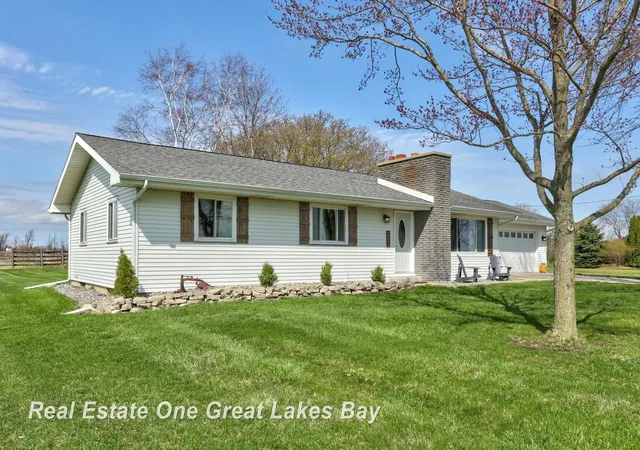 Photo 3 of Sale Pending at 7130 Pierce Rd, Freeland, MI 48623 | MLS# 50220109 | Listing updated on 2026-09-25