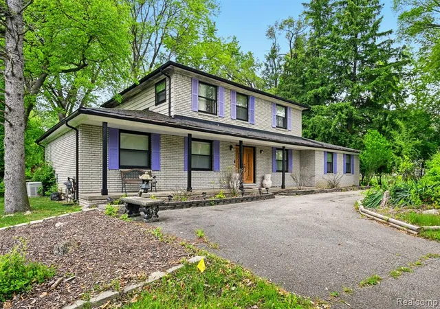 2nd image of 25226 Ingleside Dr, Southfield, MI 48033 | MLS# 60398753
