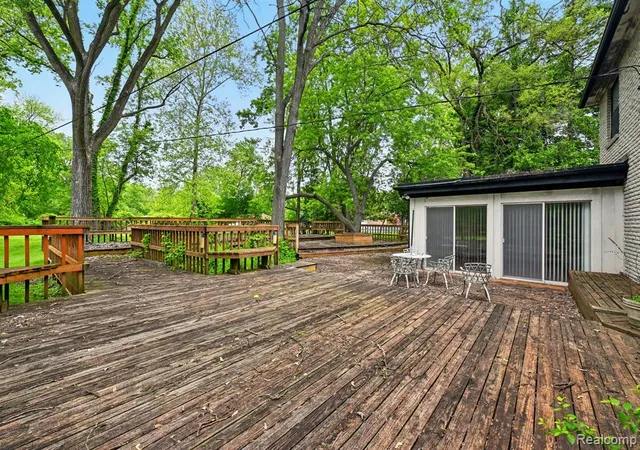 32nd image of 25226 Ingleside Dr, Southfield, MI 48033 | MLS# 60398753